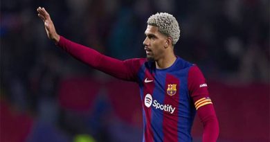 Tin Barca 25/3: Araujo cam kết tương lai với Barcelona