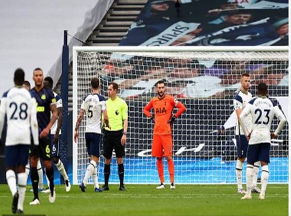 Bóng đá Anh ngày 3/4: Tottenham và Newcastle cùng mất điểm
