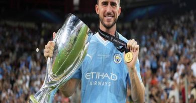 Hậu vệ Man City xuất sắc nhất/Aymeric Laporte