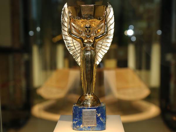 Giải đáp cúp World Cup làm bằng gì? Giải đáp cúp World Cup làm bằng gì?