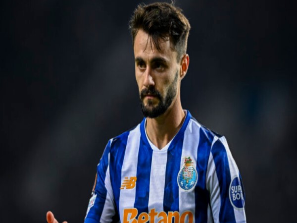 Arsenal cân nhắc bán Vieira để tái đầu tư Arsenal cân nhắc bán Vieira để tái đầu tư