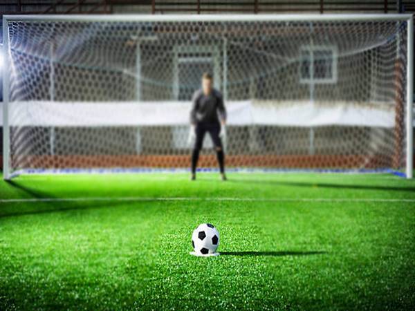 Cách thực hiện cú sút penalty đúng chuẩn
