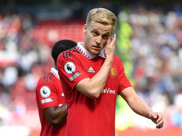 Những lần chấn thương nghiêm trọng của Van de Beek Những lần chấn thương nghiêm trọng của Van de Beek