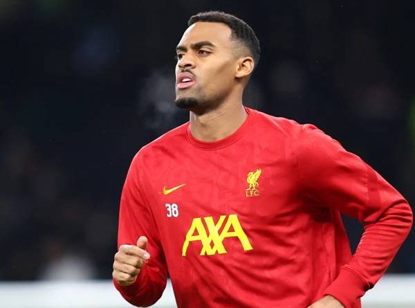 Tin Barca 10/11: Ryan Gravenberch là mục tiêu hàng đầu